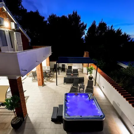 Luxury With A Parking Space Barotul, - 21651 Villa *